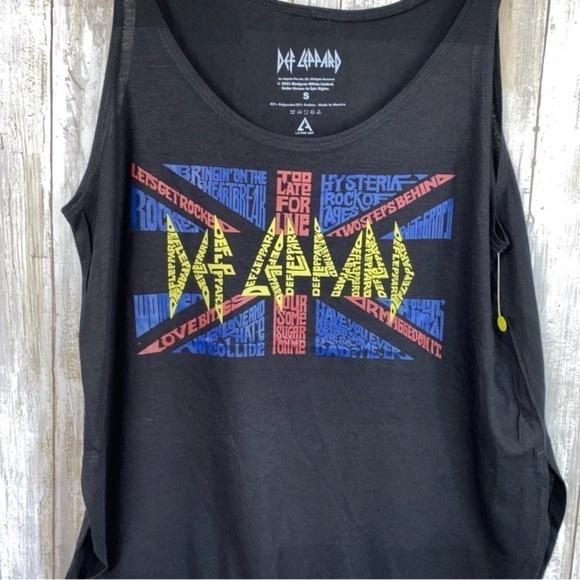 Def Leppard Worded Flag Black Tank - Picture 3 of 6